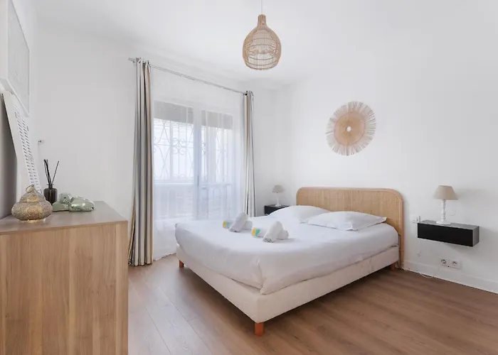 With Garden Near The Lägenhet Antibes